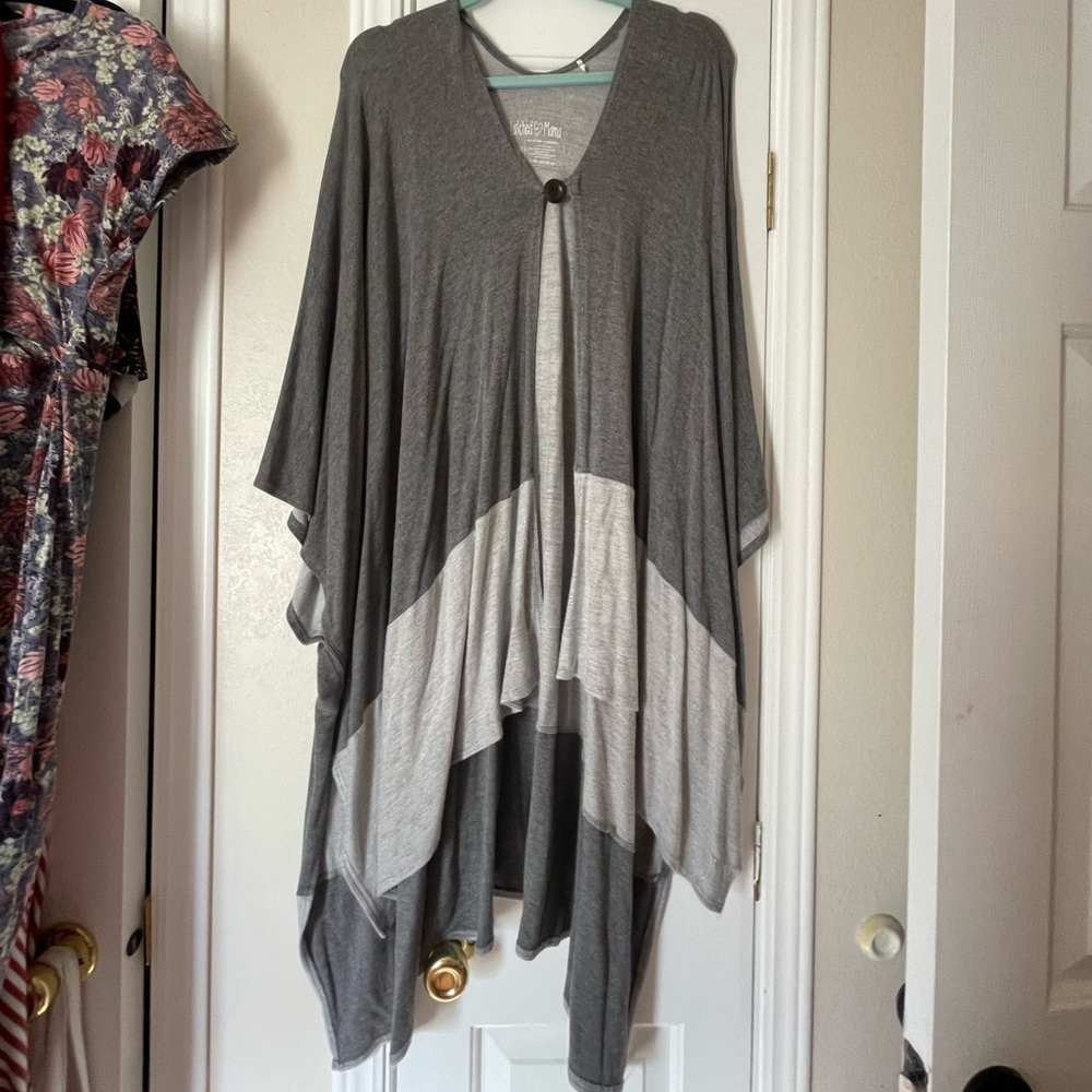 Latched Mama nursing cape